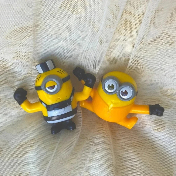 Minions Action Figure Miniature Toys Set of 2 - Picture 4 of 5